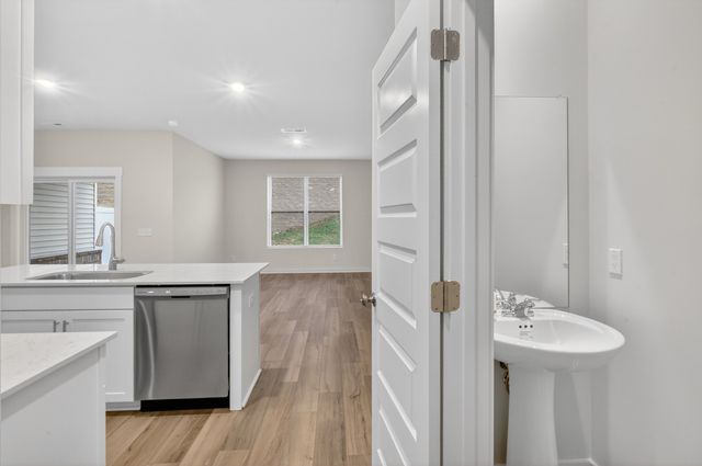 1622 Manuka Ln, Columbia, TN 38401