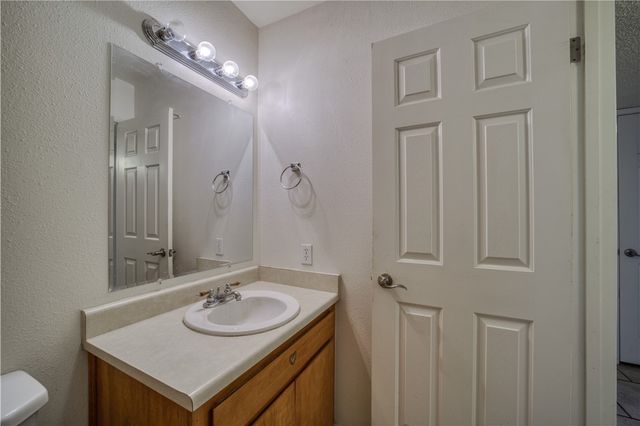 2740 Karen Avenue, Kingman, AZ 86401