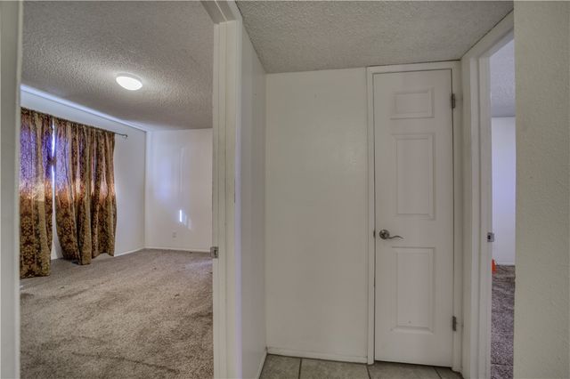 2740 Karen Avenue, Kingman, AZ 86401