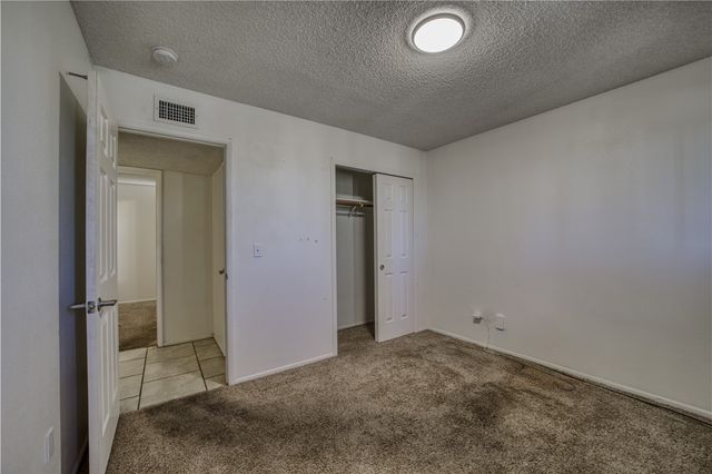 2740 Karen Avenue, Kingman, AZ 86401