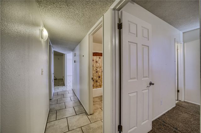 2740 Karen Avenue, Kingman, AZ 86401