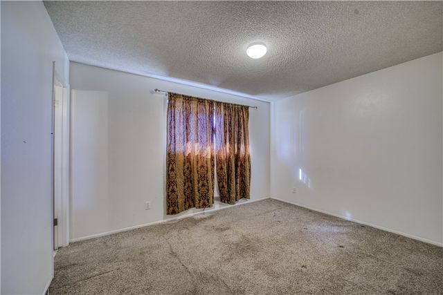 2740 Karen Avenue, Kingman, AZ 86401