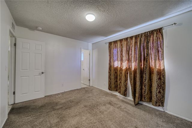 2740 Karen Avenue, Kingman, AZ 86401