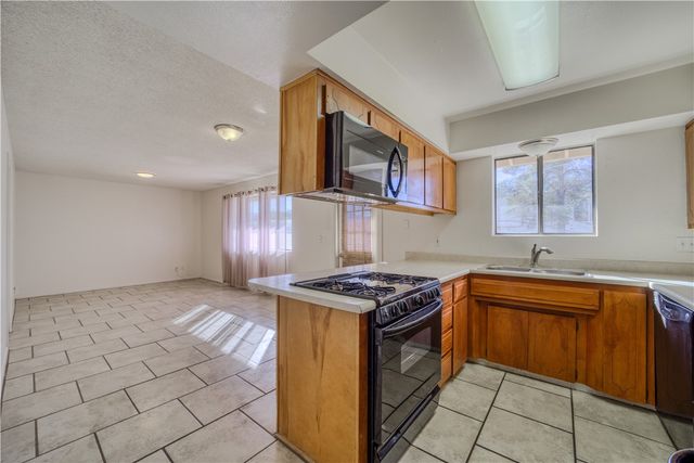 2740 Karen Avenue, Kingman, AZ 86401