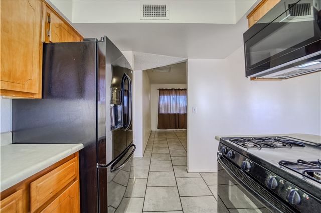 2740 Karen Avenue, Kingman, AZ 86401