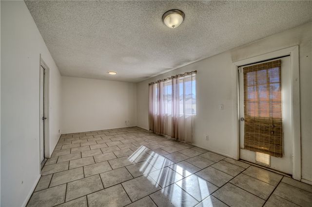 2740 Karen Avenue, Kingman, AZ 86401