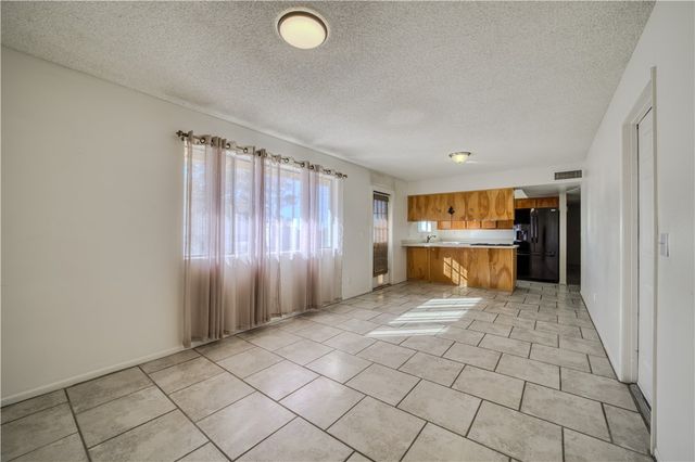 2740 Karen Avenue, Kingman, AZ 86401