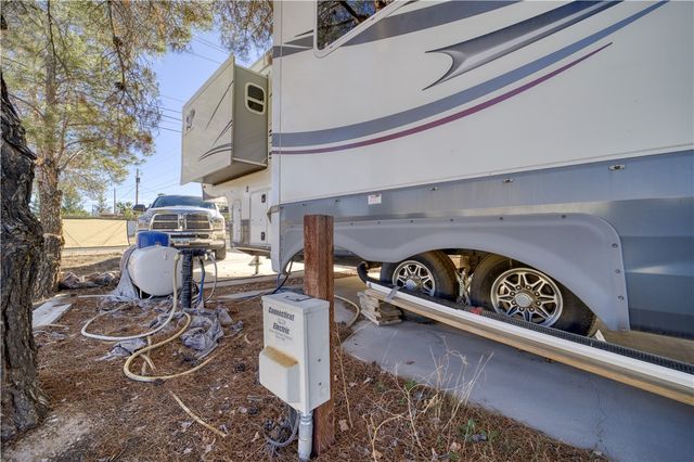 2740 Karen Avenue, Kingman, AZ 86401