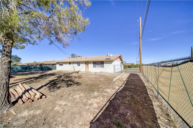 2740 Karen Avenue, Kingman, AZ 86401