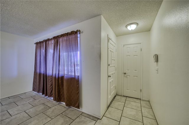 2740 Karen Avenue, Kingman, AZ 86401