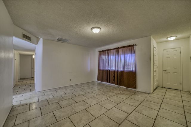 2740 Karen Avenue, Kingman, AZ 86401