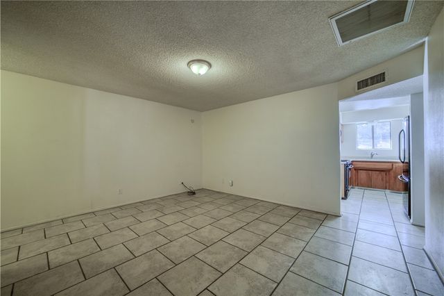 2740 Karen Avenue, Kingman, AZ 86401