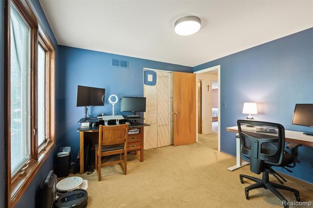 2366 Cumberland Drive, Troy, MI 48085
