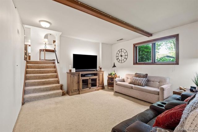 2366 Cumberland Drive, Troy, MI 48085