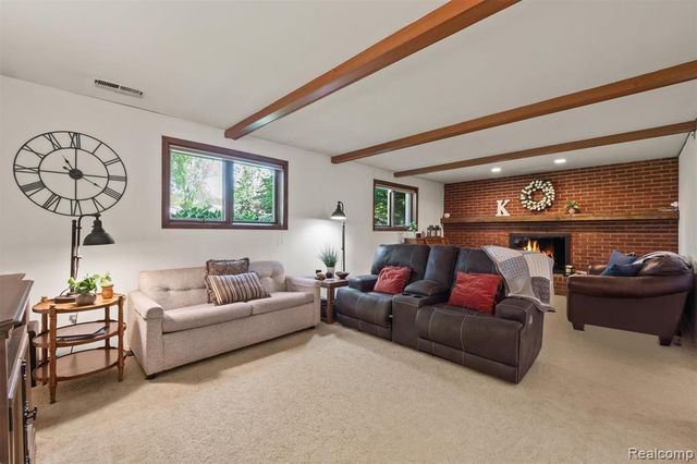 2366 Cumberland Drive, Troy, MI 48085