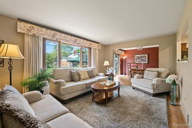 2366 Cumberland Drive, Troy, MI 48085