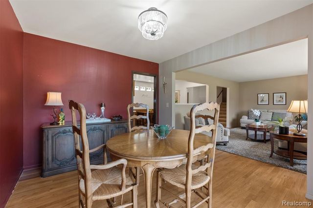 2366 Cumberland Drive, Troy, MI 48085