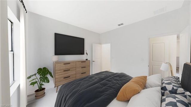 3038 Juniper WAY, Naples, FL 34112