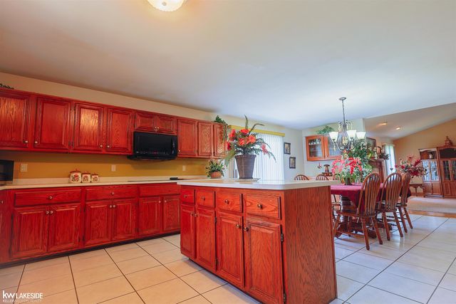53710 Wellington Drive, Shelby, MI 48315