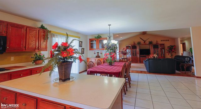 53710 Wellington Drive, Shelby, MI 48315