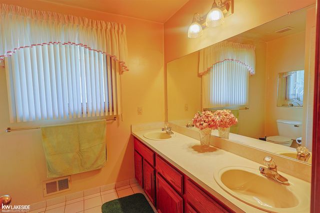 53710 Wellington Drive, Shelby, MI 48315