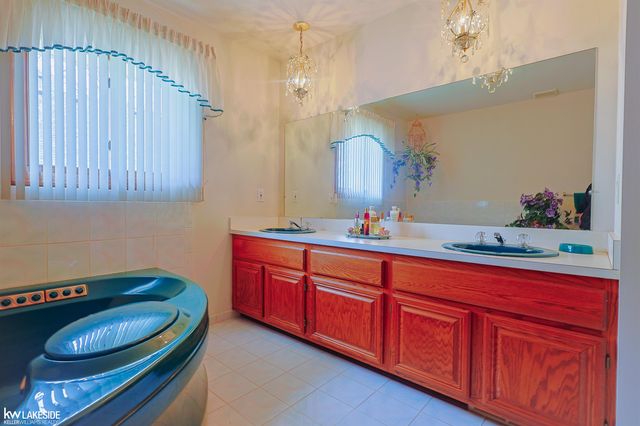 53710 Wellington Drive, Shelby, MI 48315