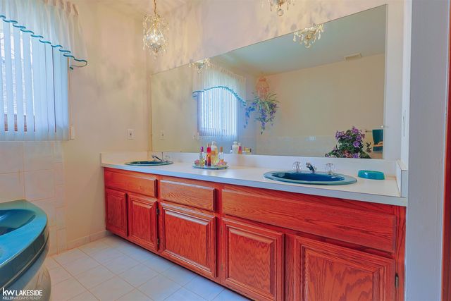 53710 Wellington Drive, Shelby, MI 48315