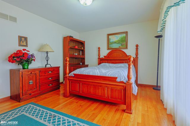 53710 Wellington Drive, Shelby, MI 48315