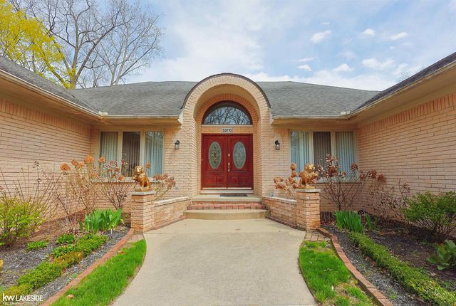 53710 Wellington Drive, Shelby, MI 48315