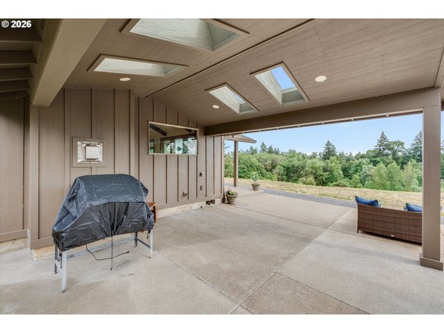 22991 Ne FULQUARTZ LANDING Rd, Dundee, OR 97115