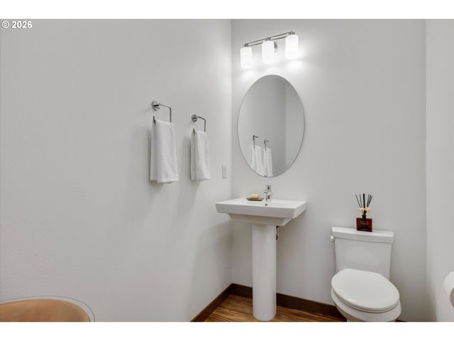 22991 Ne FULQUARTZ LANDING Rd, Dundee, OR 97115