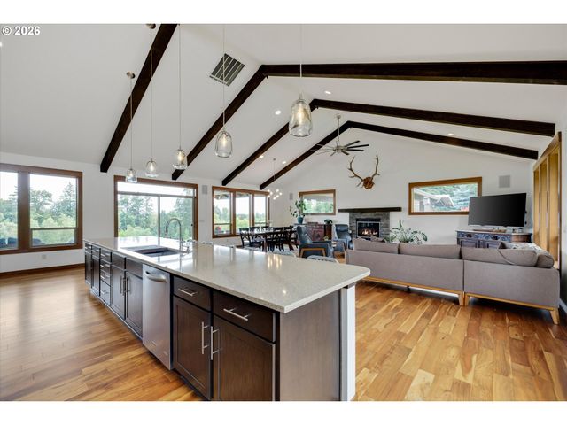 22991 Ne FULQUARTZ LANDING Rd, Dundee, OR 97115