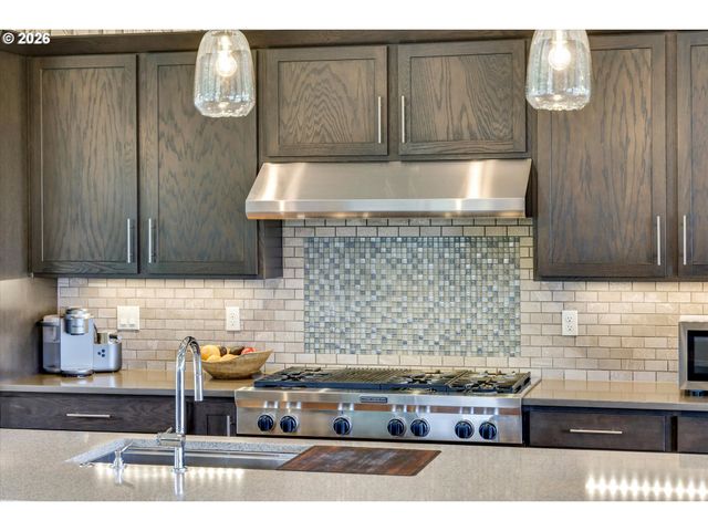 22991 Ne FULQUARTZ LANDING Rd, Dundee, OR 97115