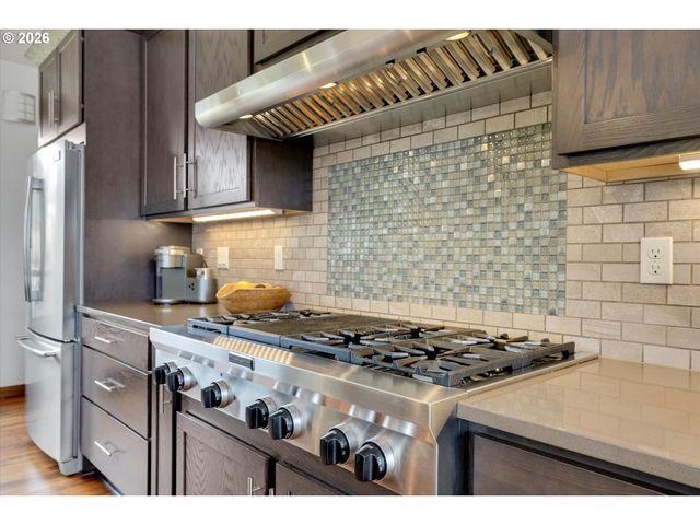 22991 Ne FULQUARTZ LANDING Rd, Dundee, OR 97115