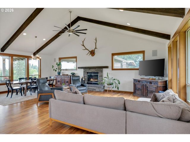 22991 Ne FULQUARTZ LANDING Rd, Dundee, OR 97115