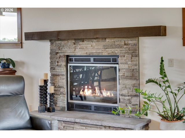 22991 Ne FULQUARTZ LANDING Rd, Dundee, OR 97115
