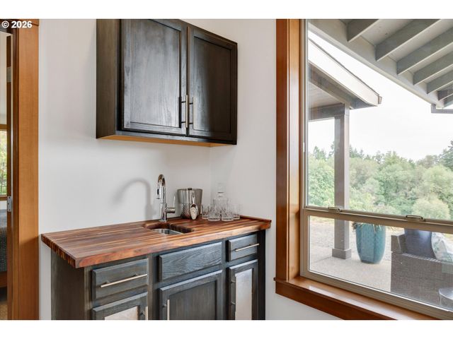 22991 Ne FULQUARTZ LANDING Rd, Dundee, OR 97115