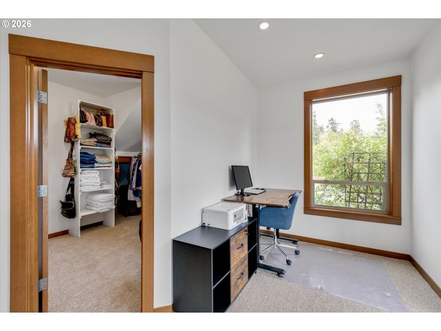 22991 Ne FULQUARTZ LANDING Rd, Dundee, OR 97115