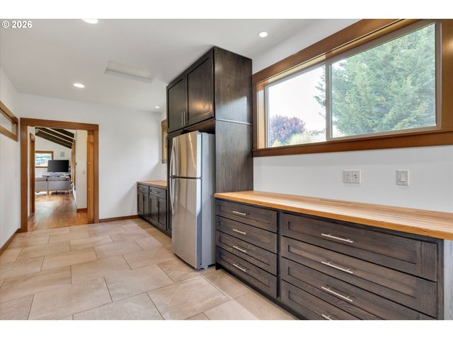 22991 Ne FULQUARTZ LANDING Rd, Dundee, OR 97115