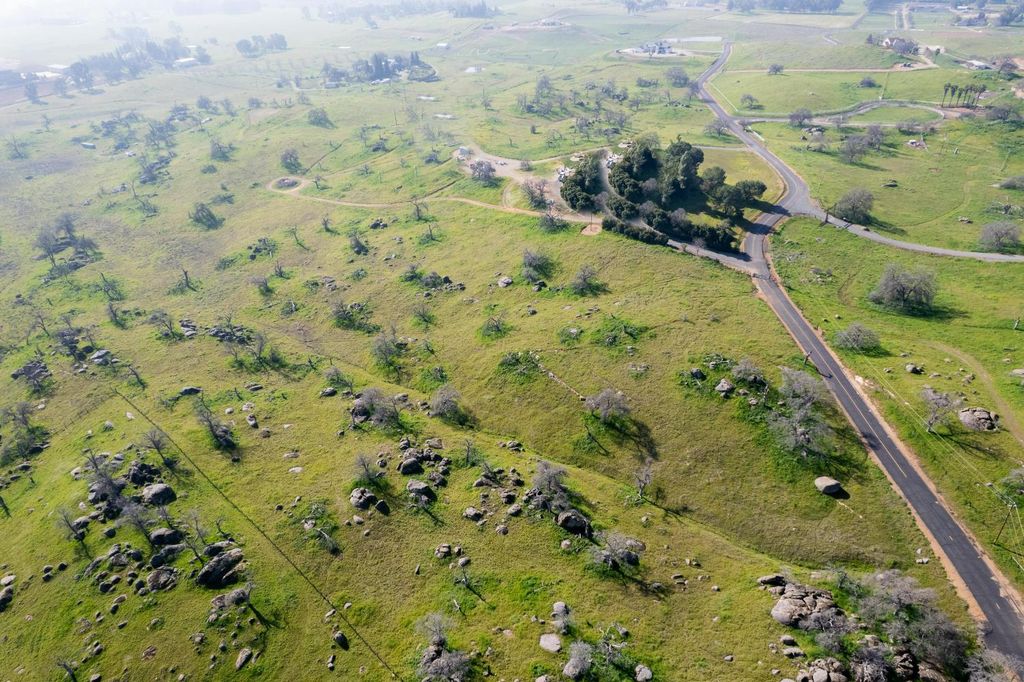 Image 11 of property listing at 0 Parcel 12, Oak Knoll Lane # 00, Clovis, CA 93619