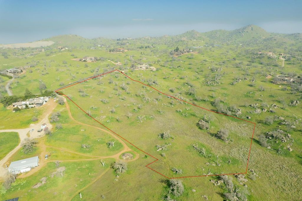 Image 14 of property listing at 0 Parcel 12, Oak Knoll Lane # 00, Clovis, CA 93619