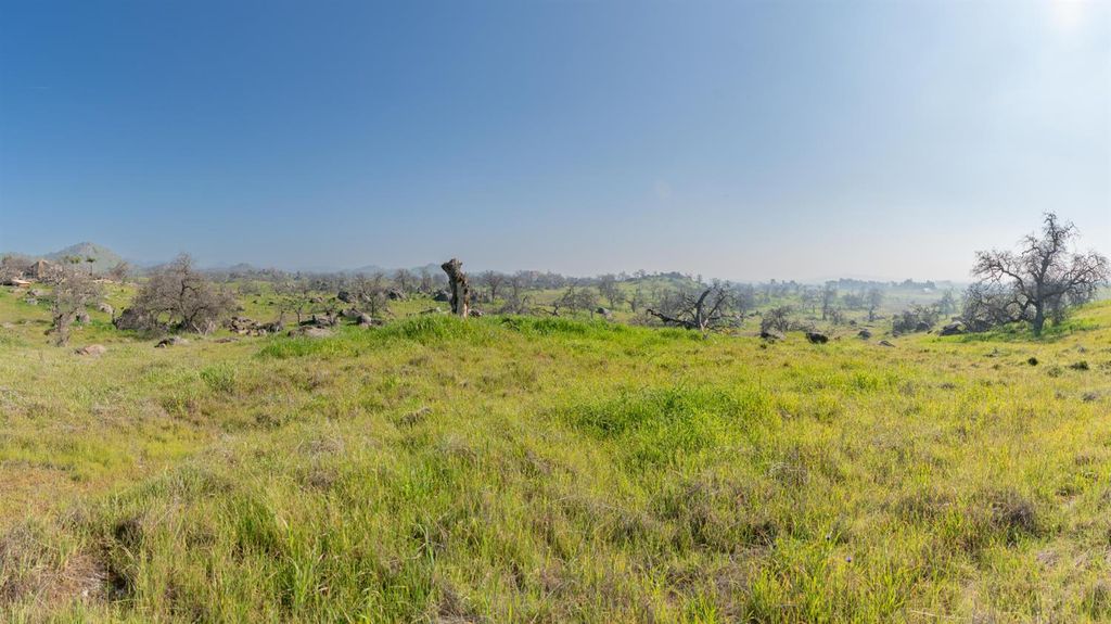 Image 5 of property listing at 0 Parcel 12, Oak Knoll Lane # 00, Clovis, CA 93619