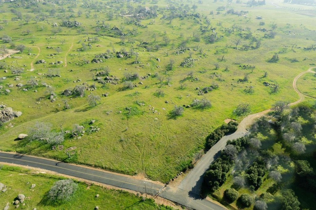 Image 8 of property listing at 0 Parcel 12, Oak Knoll Lane # 00, Clovis, CA 93619