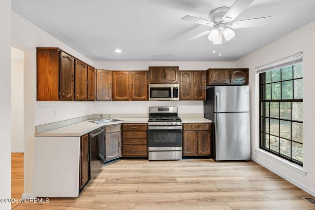 604 Bent Trail 942, Toms River, NJ 08753