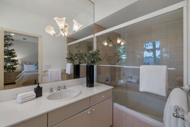 6500 N Bay Road, Miami Beach, FL 33141