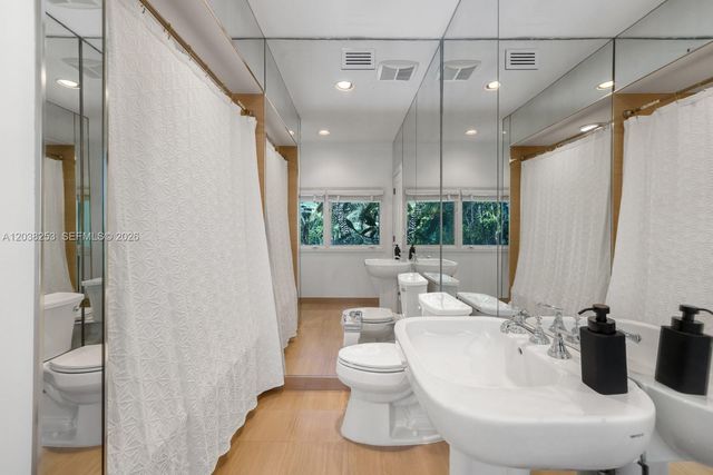 6500 N Bay Road, Miami Beach, FL 33141