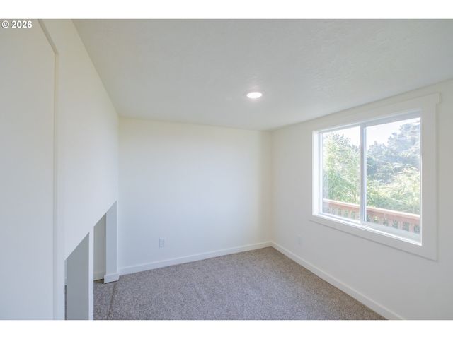 4641 Sw COAST Ave, Lincoln City, OR 97367