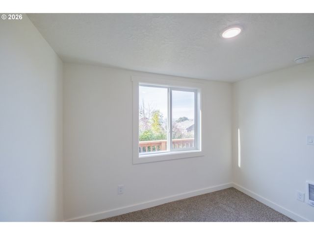 4641 Sw COAST Ave, Lincoln City, OR 97367