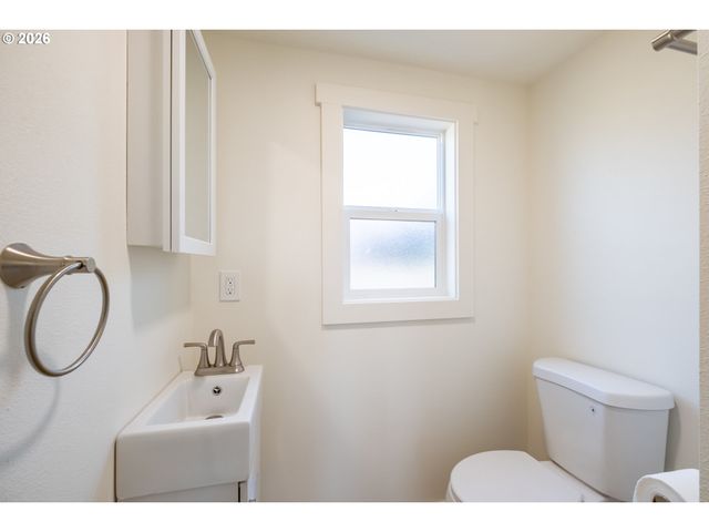 4641 Sw COAST Ave, Lincoln City, OR 97367