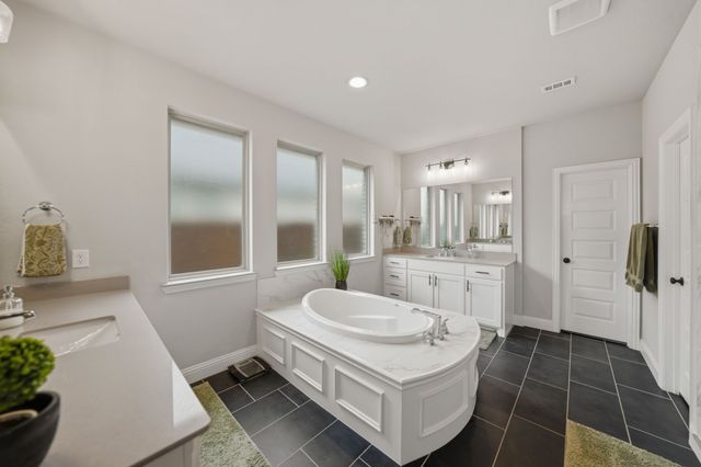 9801 Wexley Way, Fort Worth, TX 76131